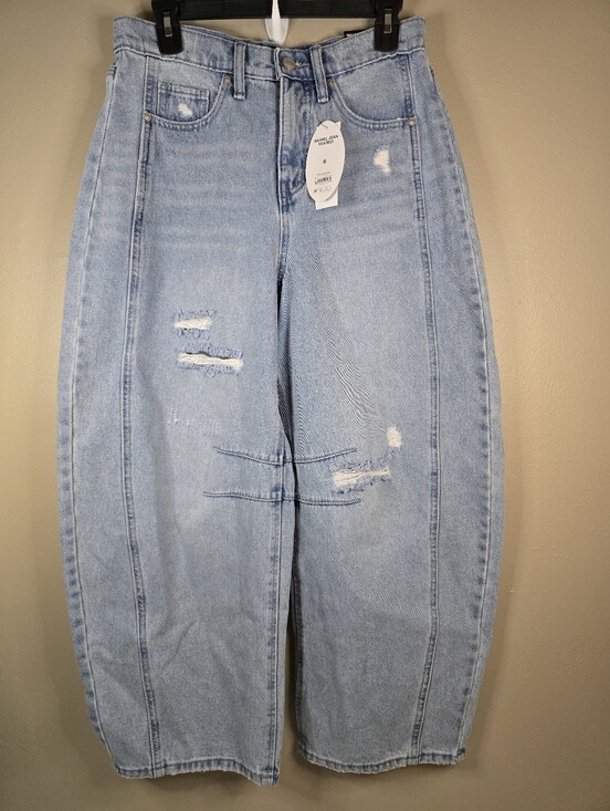 Scoop Denim - Scoop High-Rise Baggy Ankle Barrel Jeans Distressed Details Light Wash